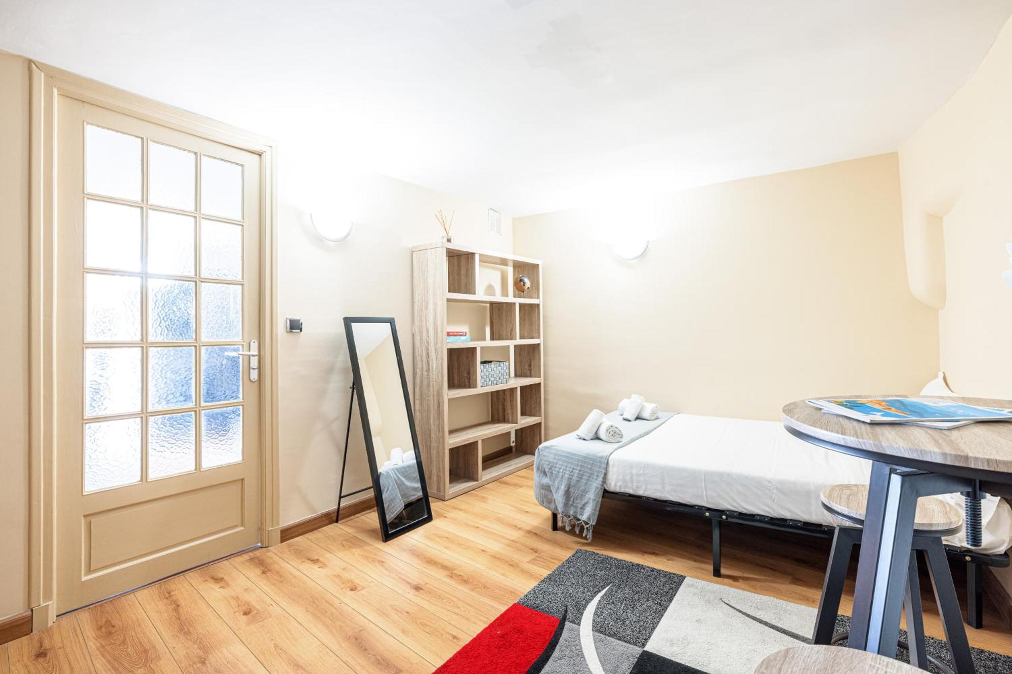 3 Pieces Des Jardins Apartment