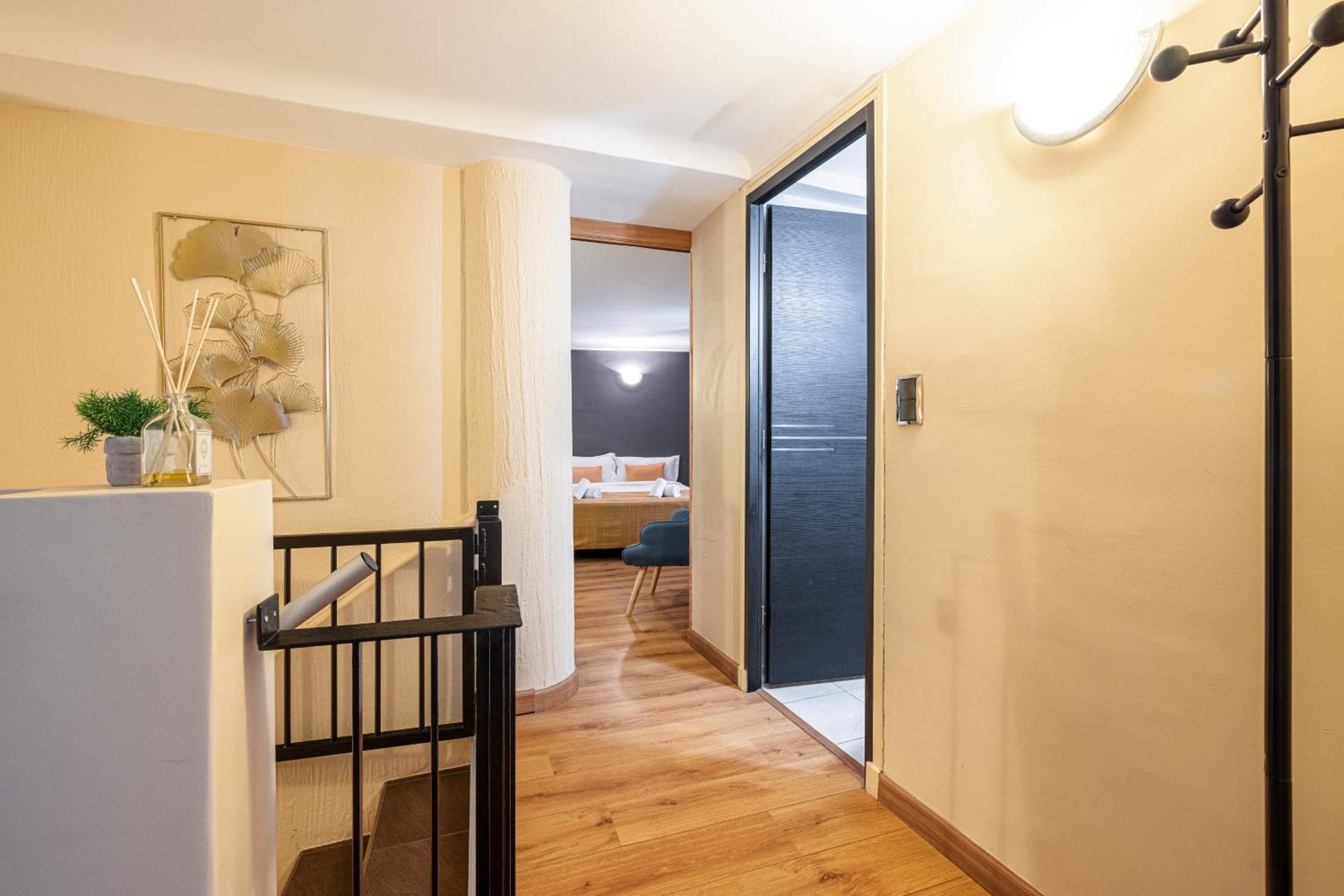 3 Pieces Des Jardins Apartment